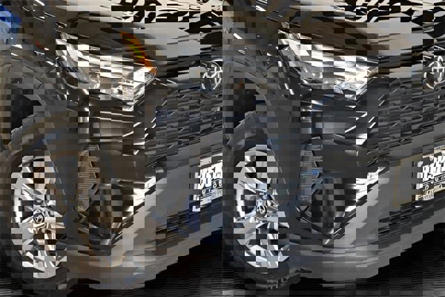 Used 2025 Toyota RAV4 XLE w/ Convenience Package image 15