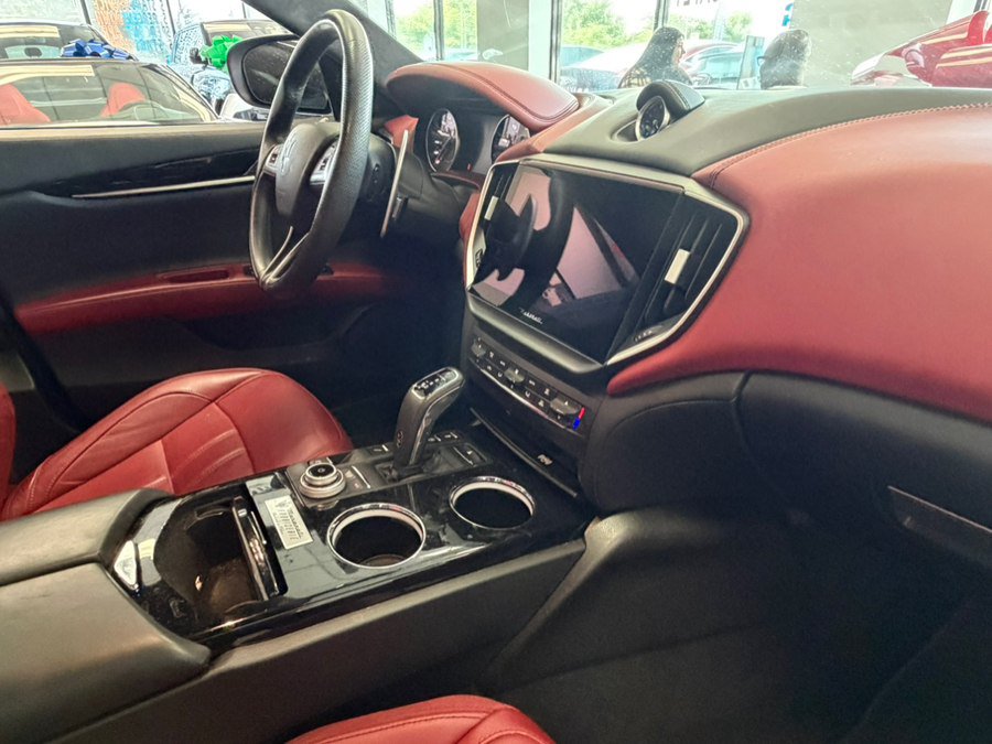 Used 2022 Maserati Ghibli Modena RWD image 47