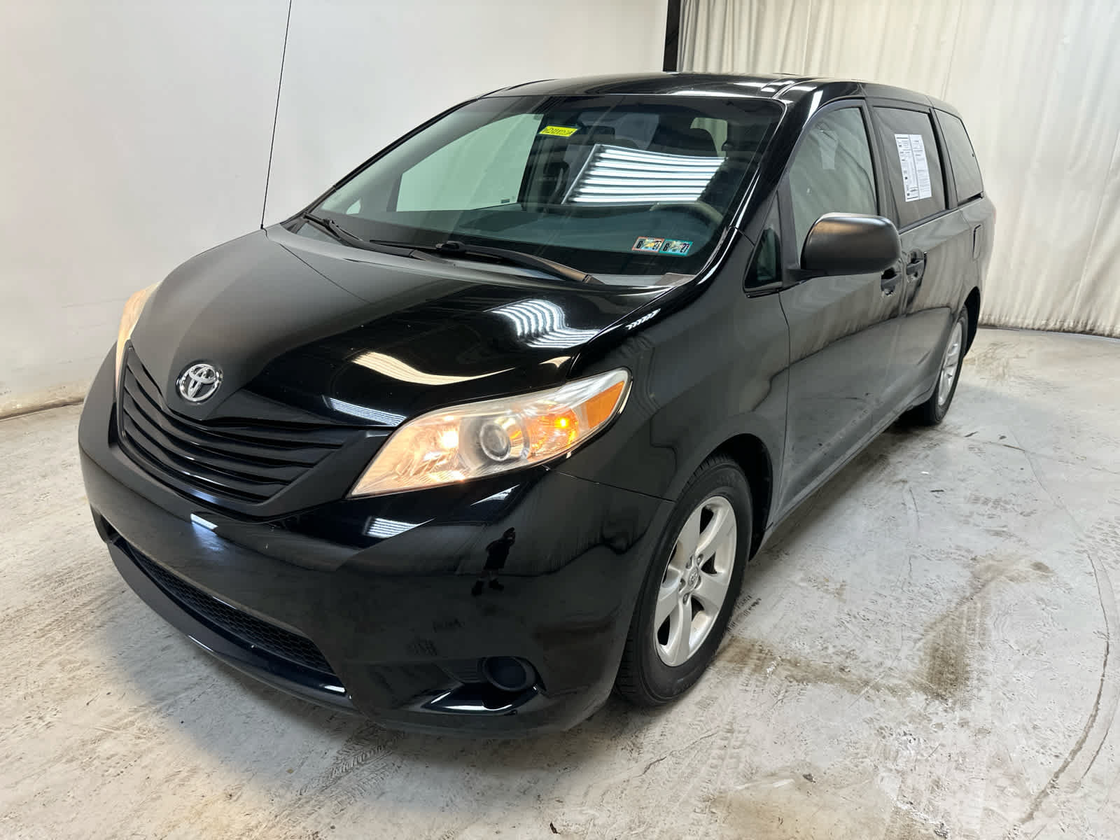 Used 2014 Toyota Sienna L FWD image 10