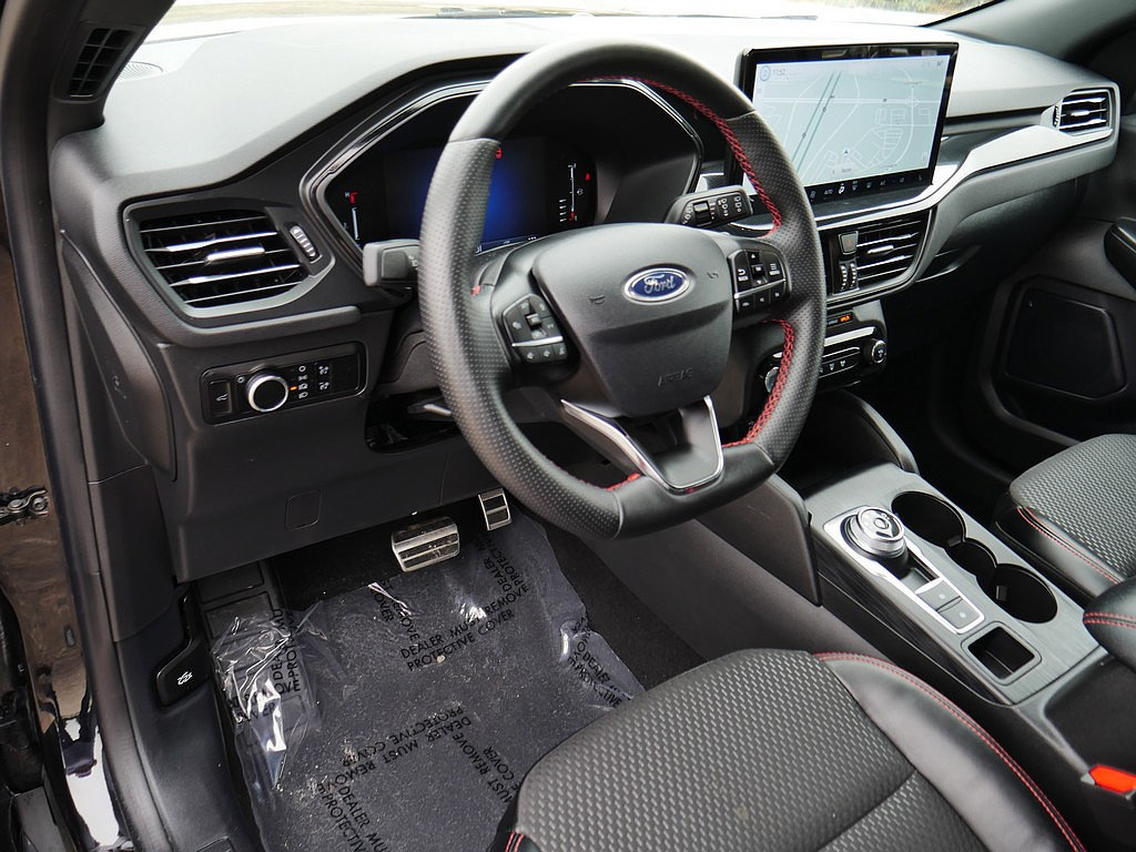 Used 2024 Ford Escape ST-Line w/ Tech Pack #1 AWD/4WD image 12