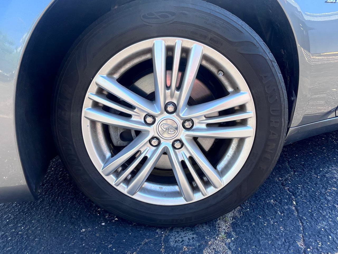 Used 2015 INFINITI Q40 AWD w/ Moonroof Package image 22