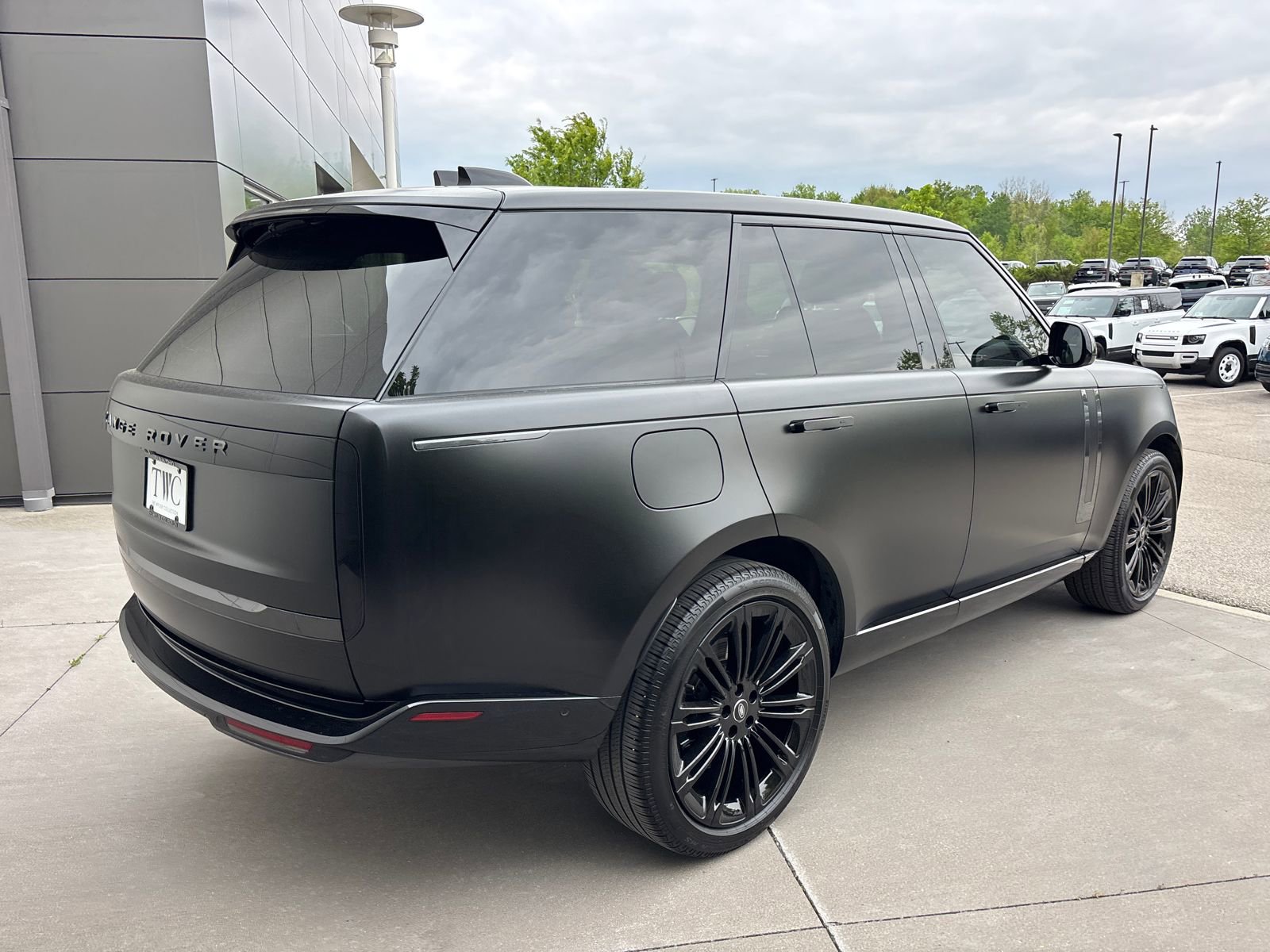 Used 2025 Land Rover Range Rover SE AWD/4WD image 5