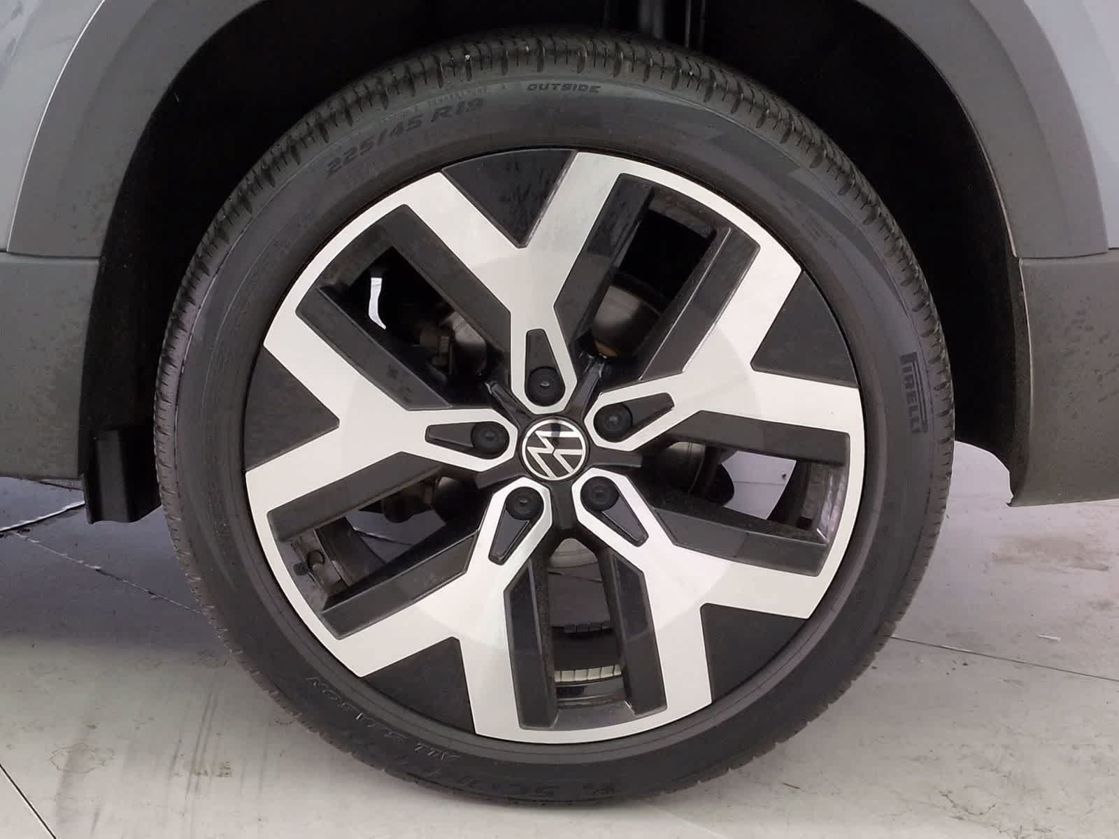 Certified 2022 Volkswagen Taos SEL AWD/4WD image 12