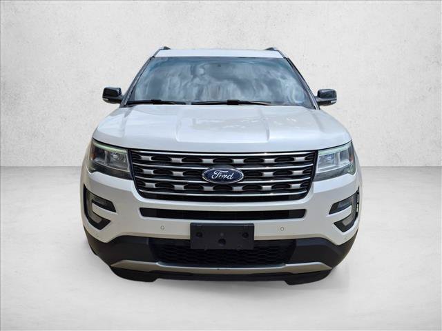 Used 2017 Ford Explorer XLT w/ Equipment Group 202A FWD image 2