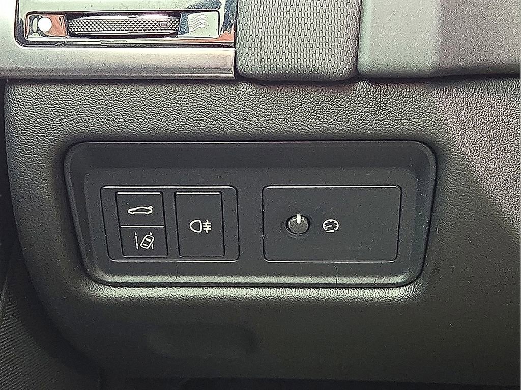 Used 2020 Jaguar F-TYPE Coupe image 23