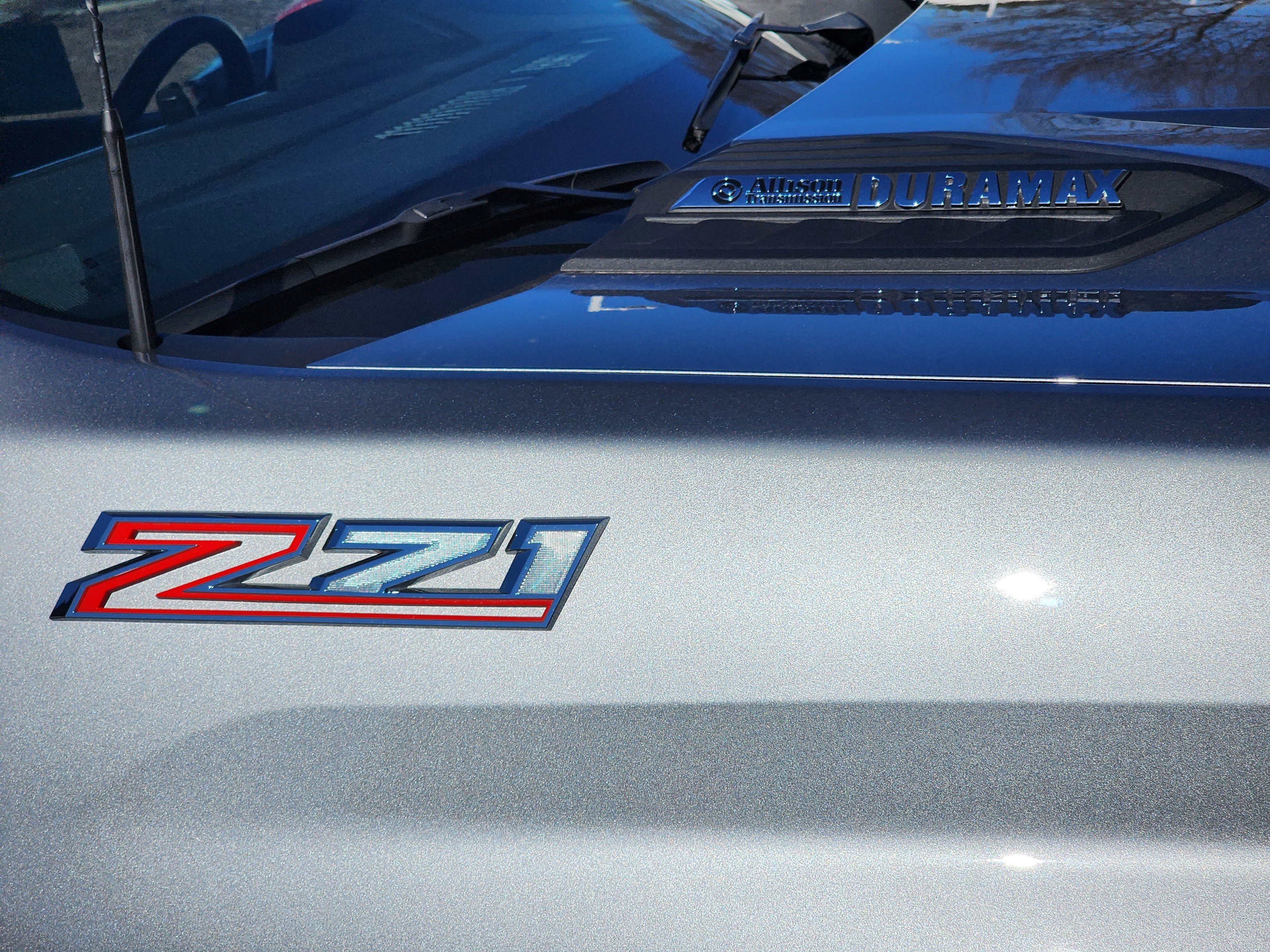 Used 2025 Chevrolet Silverado 2500 LTZ w/ LTZ Convenience Package image 2