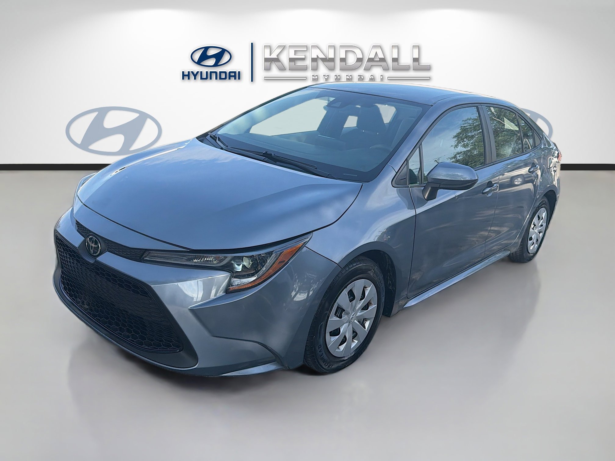 Used 2022 Toyota Corolla L FWD image 2
