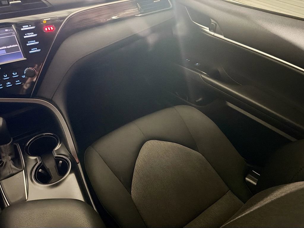 Used 2020 Toyota Camry LE FWD image 25