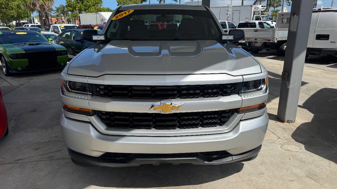 Used 2017 Chevrolet Silverado 1500 Custom w/ Custom Convenience Package image 2