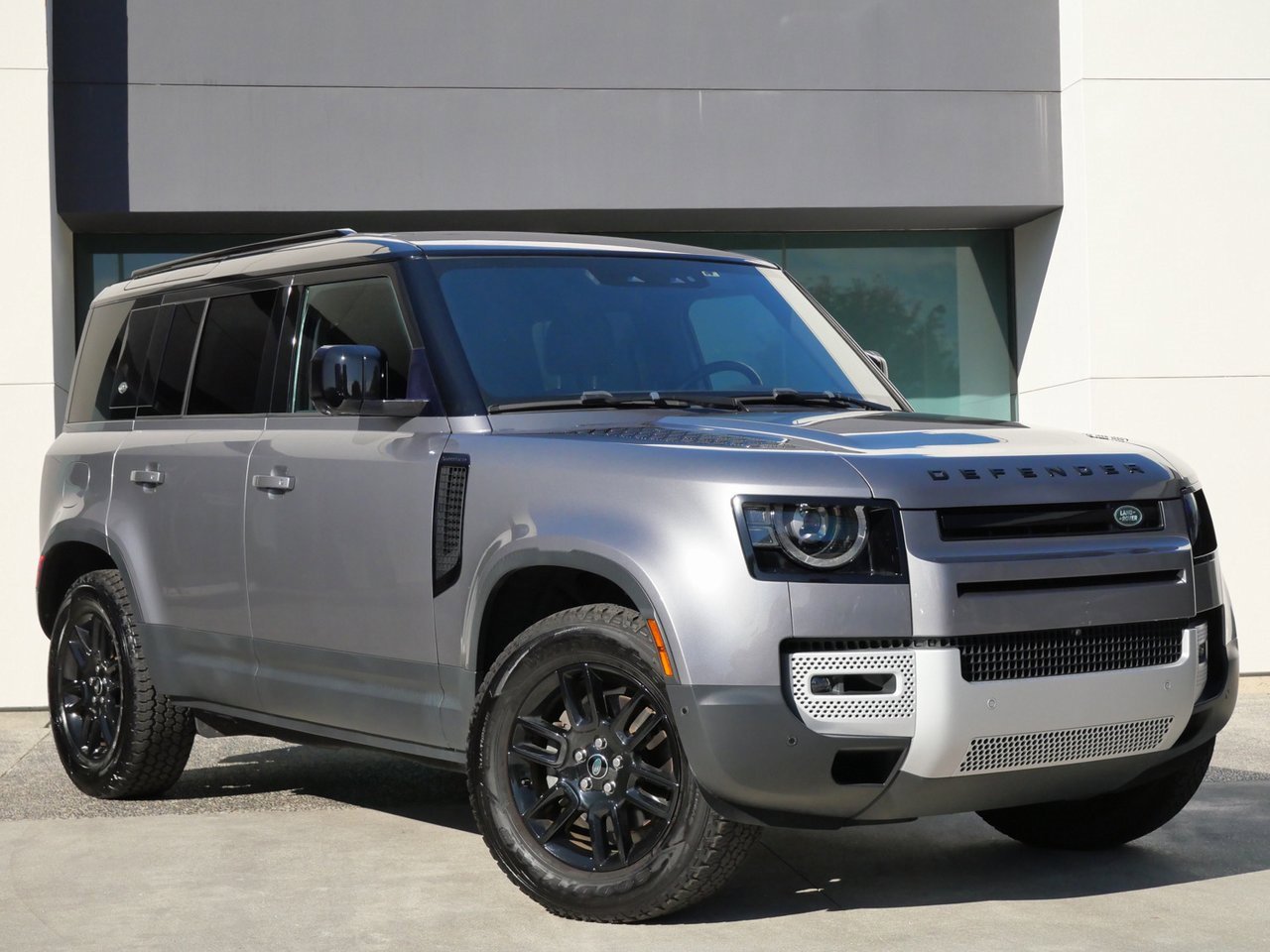 Used 2022 Land Rover Defender 110 S image 1