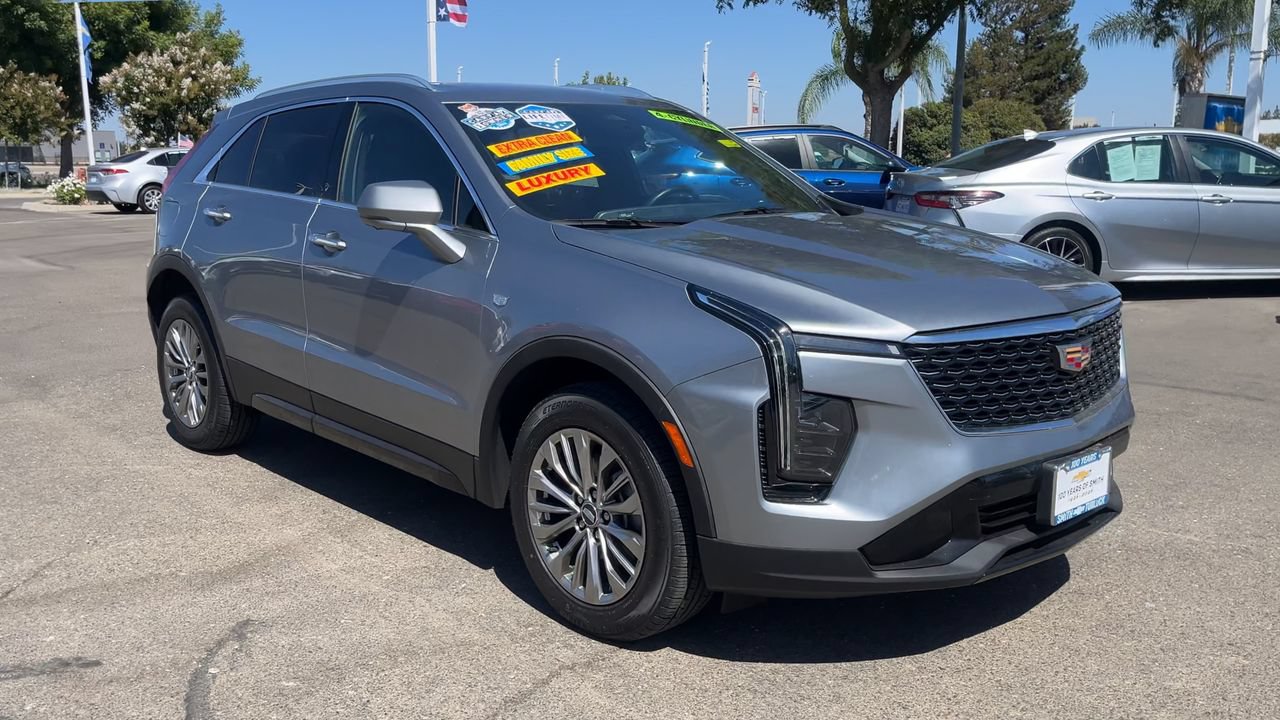 Used 2025 Cadillac XT4 Premium Luxury FWD image 1