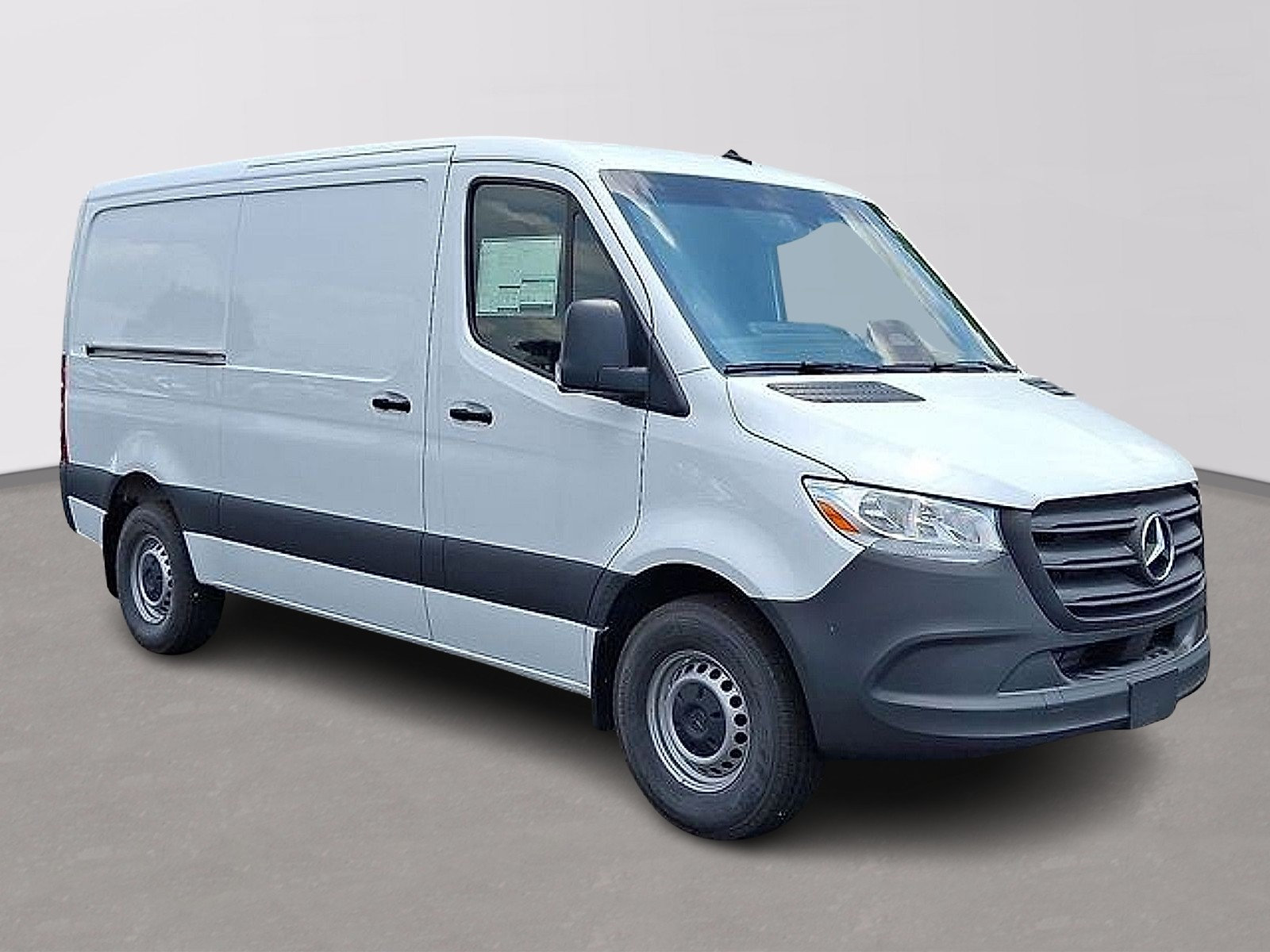 Used 2025 Mercedes-Benz Sprinter 2500 image 3