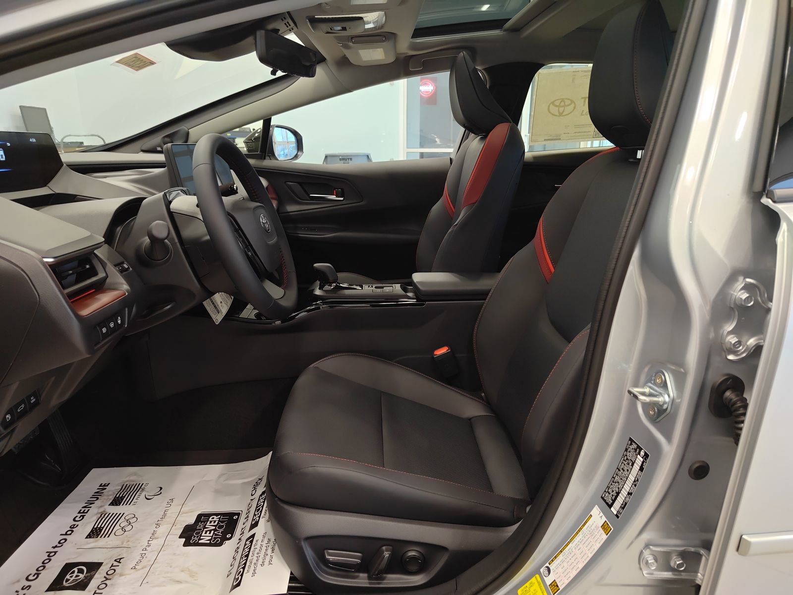 New 2026 Toyota Prius Plug-In Hybrid w/ Limited Premium Package FWD image 11