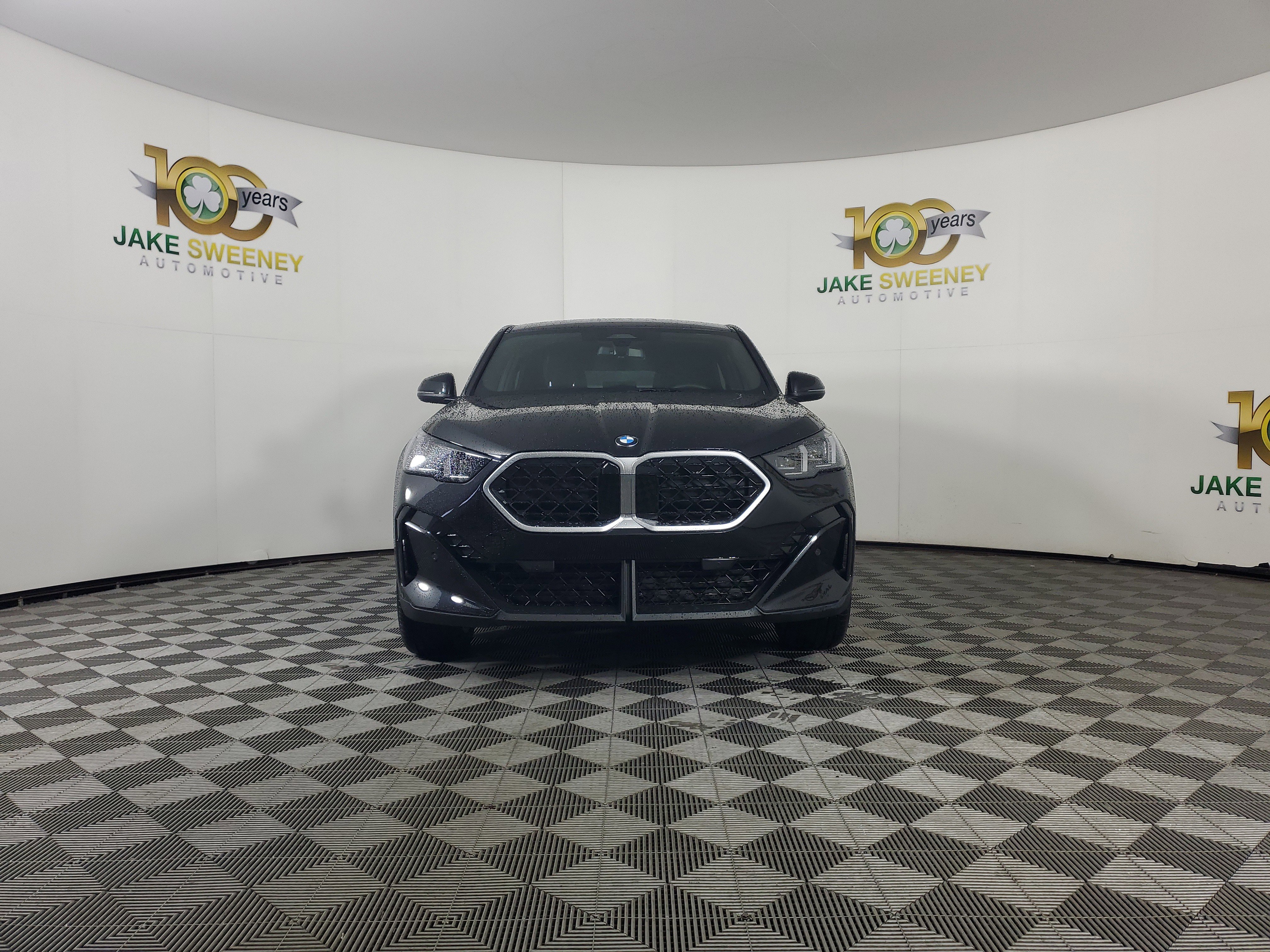 New 2025 BMW X2 xDrive28i w/ Convenience Package image 2