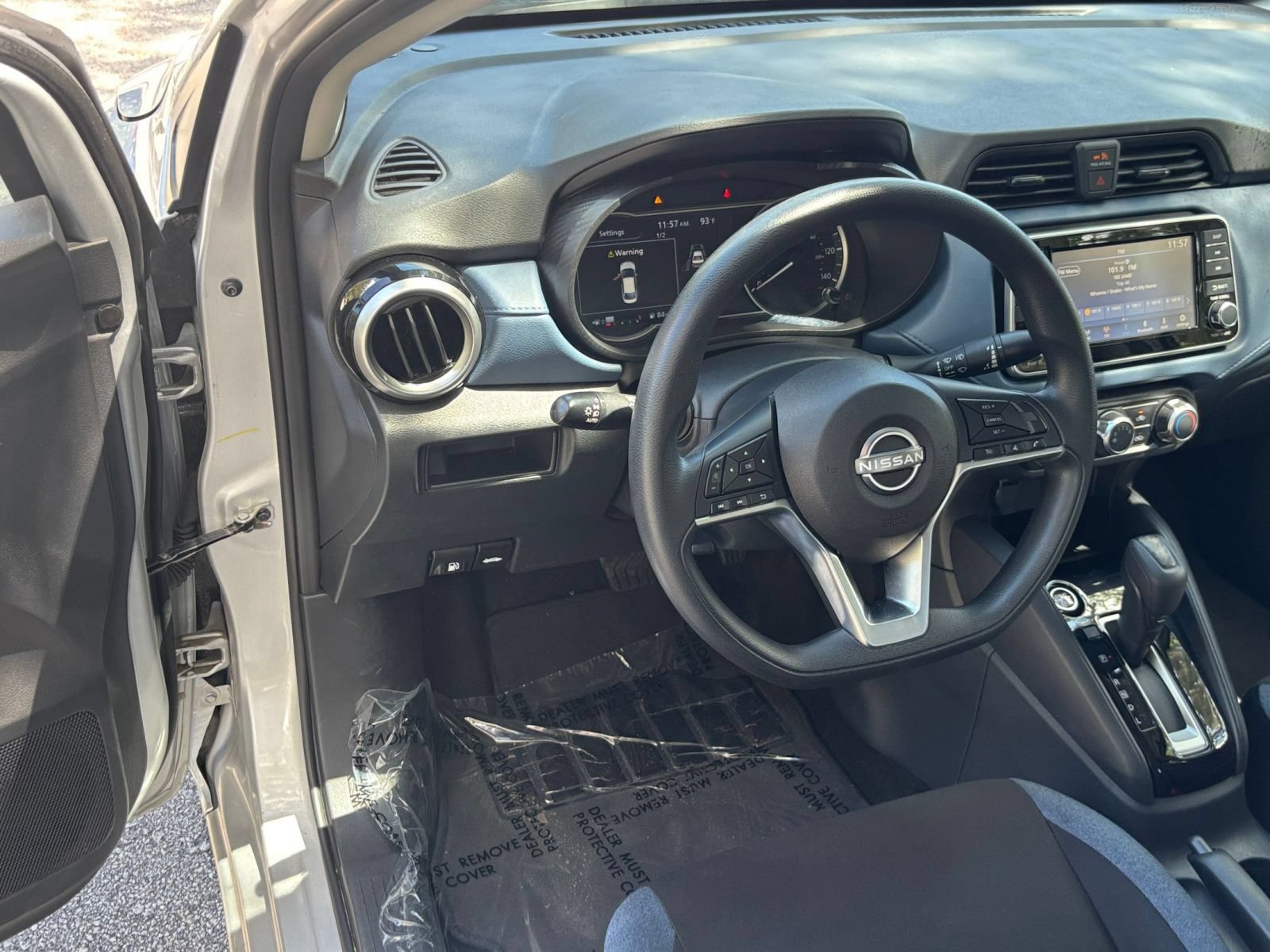 Used 2025 Nissan Versa SV FWD image 31