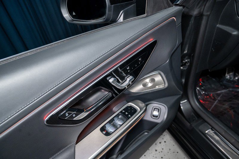 Used 2025 Mercedes-Benz CLE 300 4MATIC Cabriolet image 16