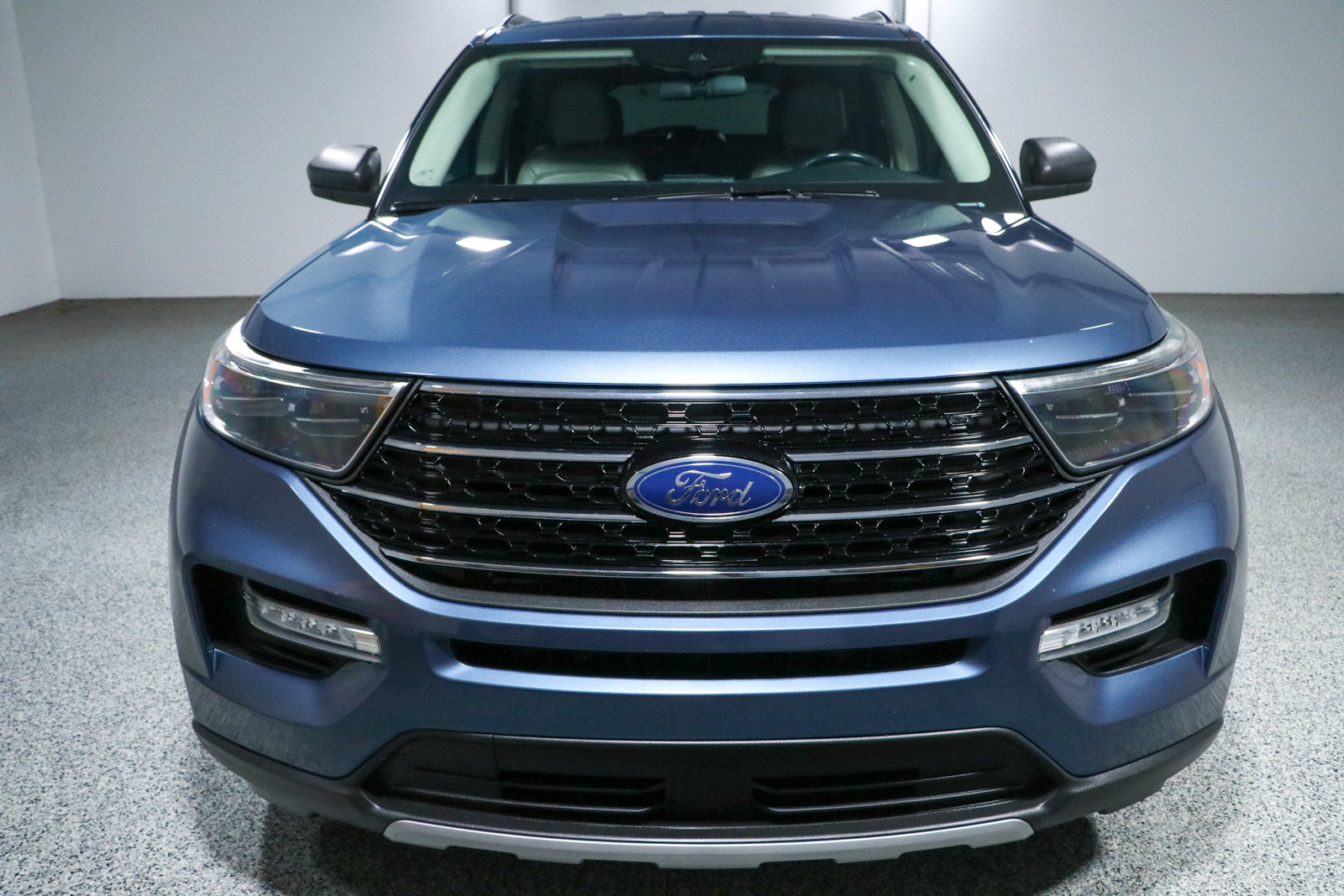 Used 2020 Ford Explorer XLT w/ Equipment Group 202A RWD image 4