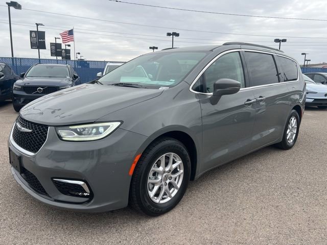 Used 2022 Chrysler Pacifica Touring-L image 7
