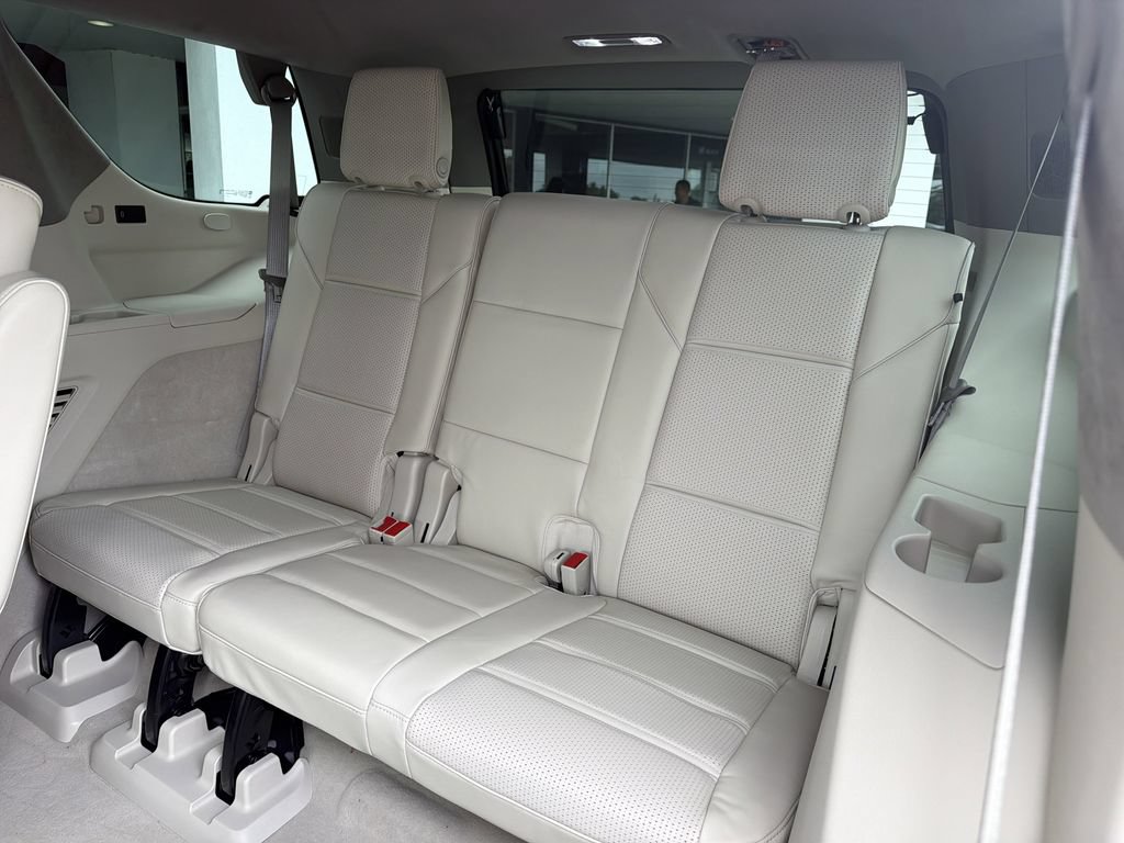 Certified 2023 Cadillac Escalade Premium Luxury Platinum AWD/4WD image 19