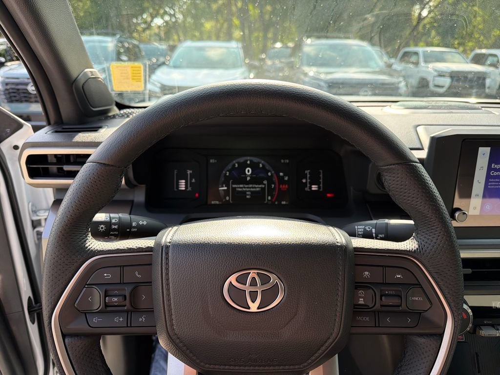 Used 2025 Toyota Tacoma SR5 w/ SR5 Upgrade Package AWD/4WD image 20