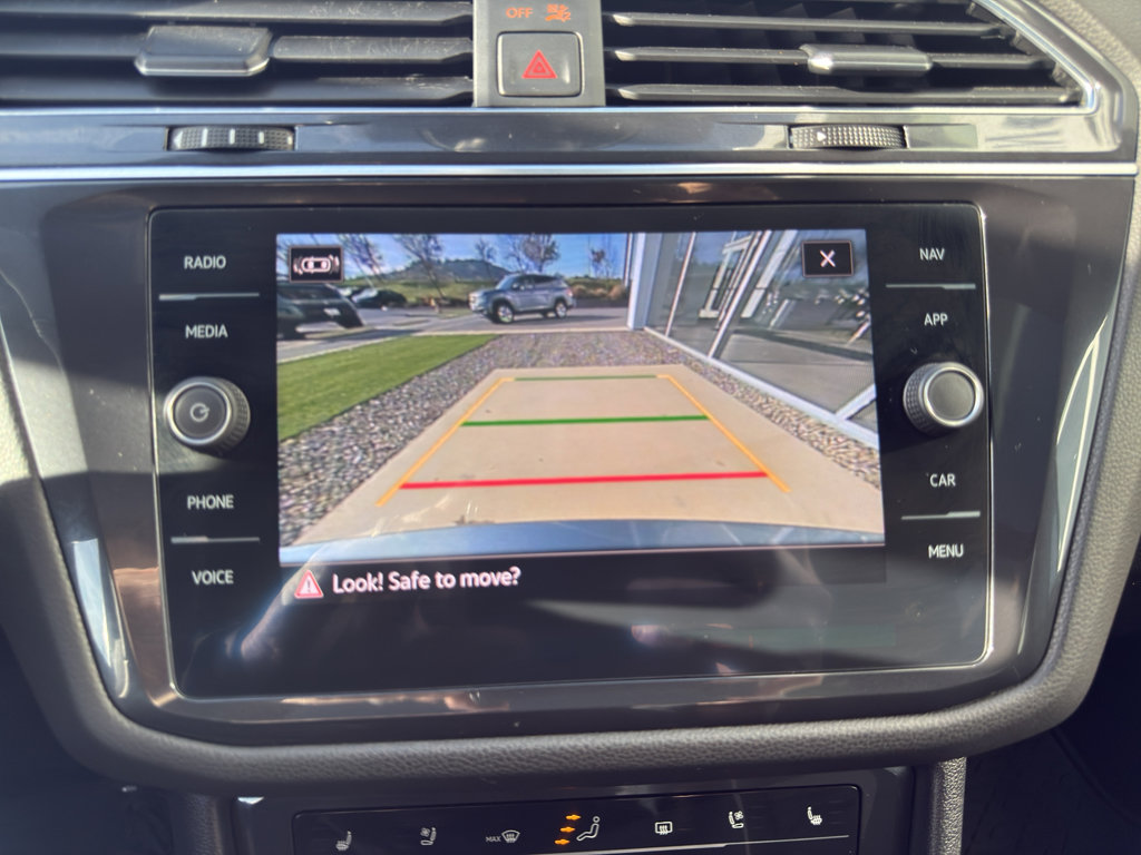 Used 2022 Volkswagen Tiguan SEL R-Line image 13