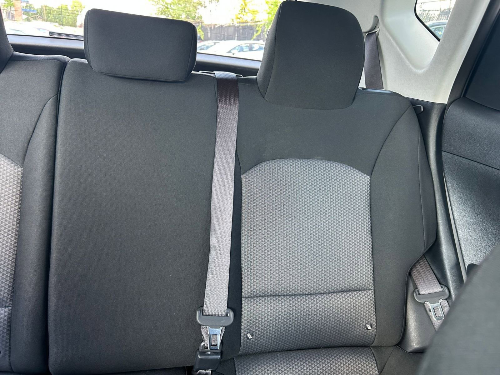 Used 2025 Kia Soul LX w/ LX Technology Package FWD image 32