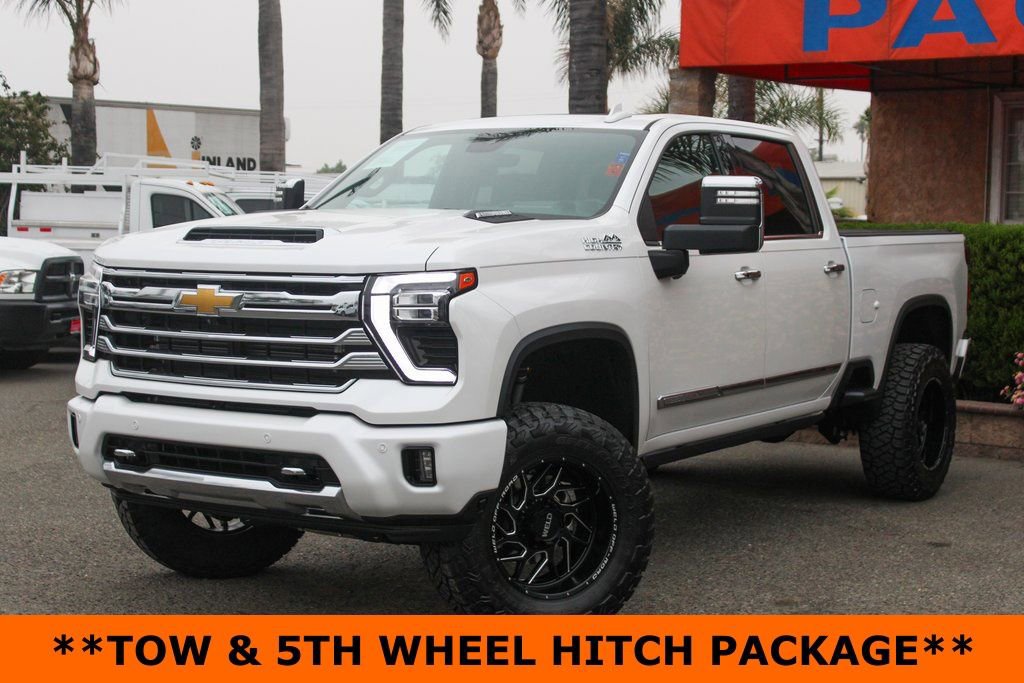Used 2024 Chevrolet Silverado 3500 High Country w/ High Country Premium Package image 4