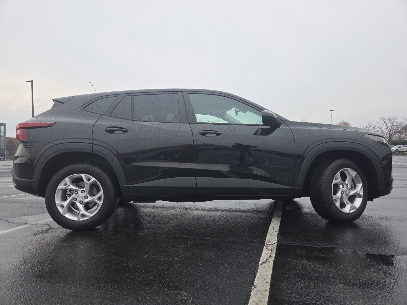 Used 2025 Chevrolet Trax LS w/ LS Convenience Package image 16