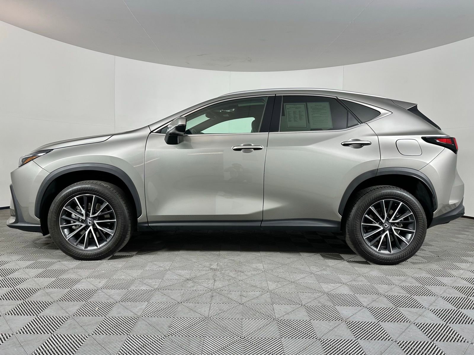 Used 2024 Lexus NX 250 FWD w/ Premium Package image 18