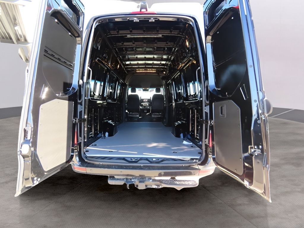 Used 2024 Mercedes-Benz Sprinter 2500 image 62