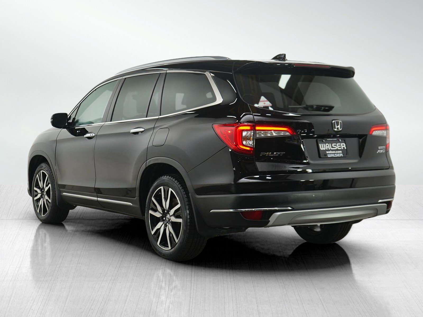 Used 2020 Honda Pilot Touring image 3