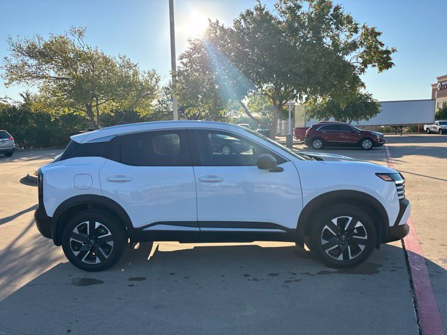 Used 2026 Nissan Kicks SV w/ SV Premium Package AWD/4WD image 4