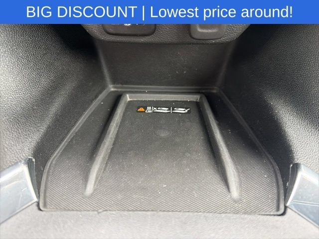 Used 2023 Chevrolet Traverse LT AWD/4WD image 37