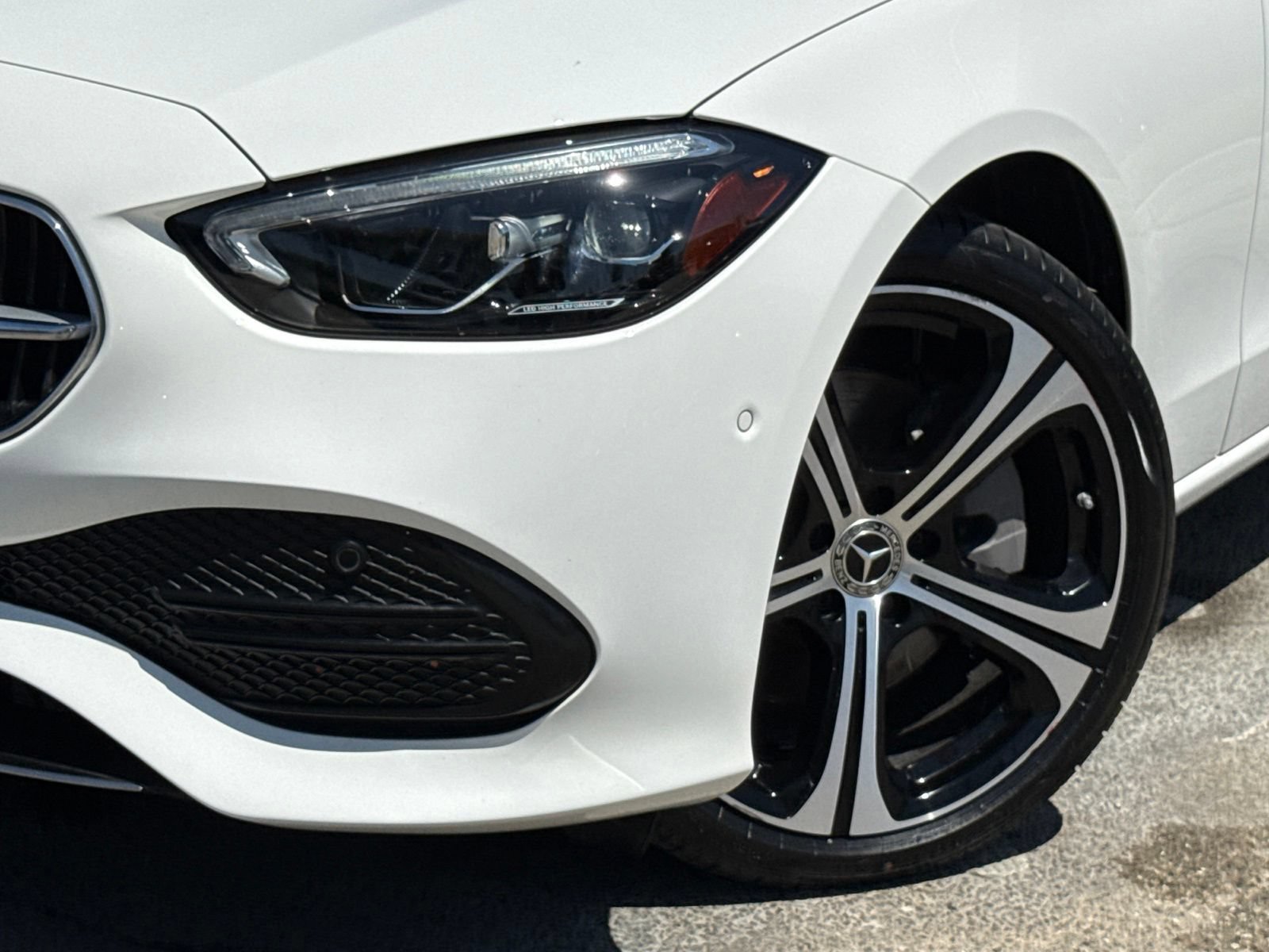Used 2024 Mercedes-Benz C 300 Sedan image 3