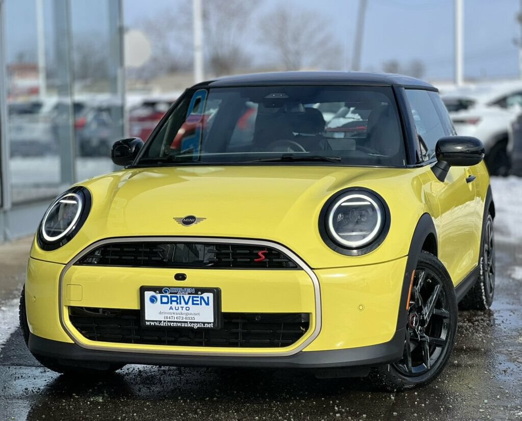 Used 2025 MINI Cooper S FWD image 31
