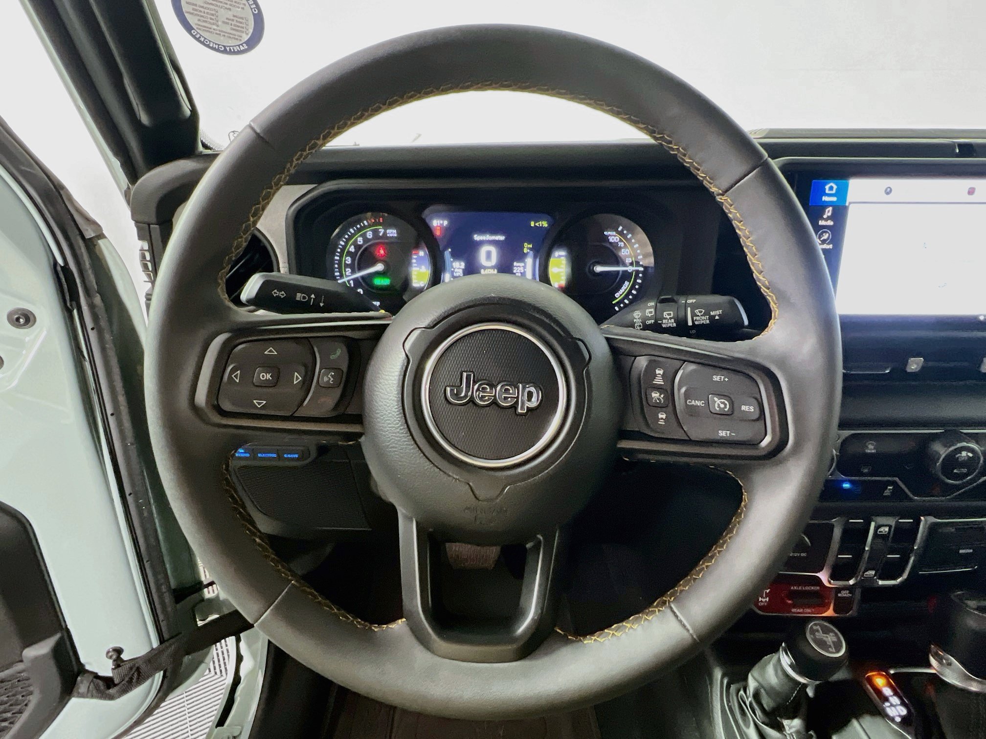 Used 2024 Jeep Wrangler Unlimited AWD/4WD image 16