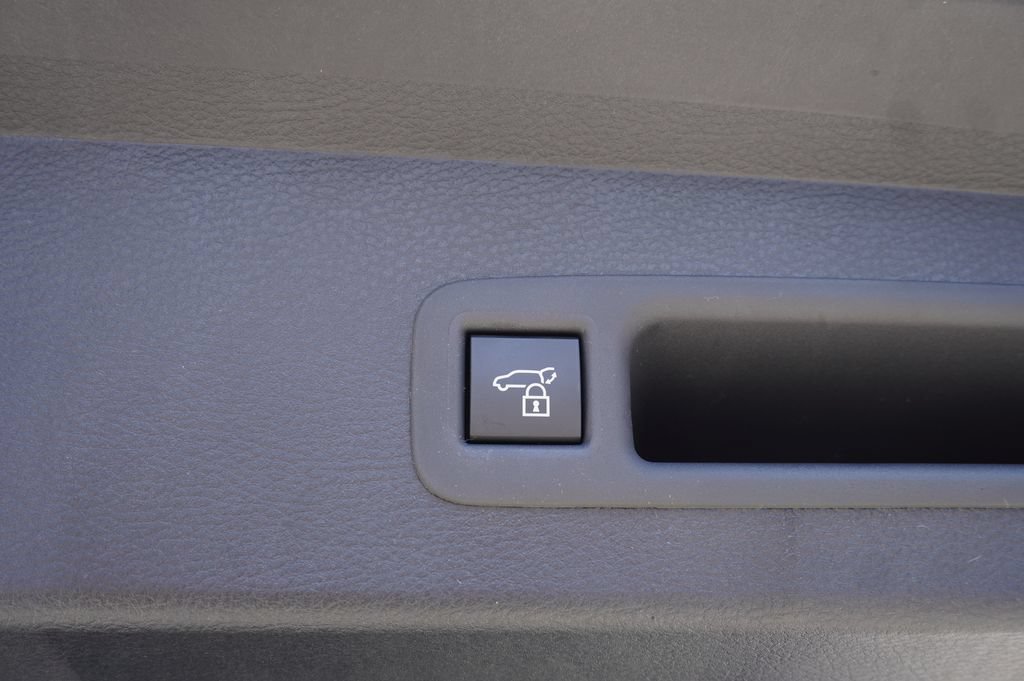 Certified 2026 Toyota Sienna XLE FWD image 9