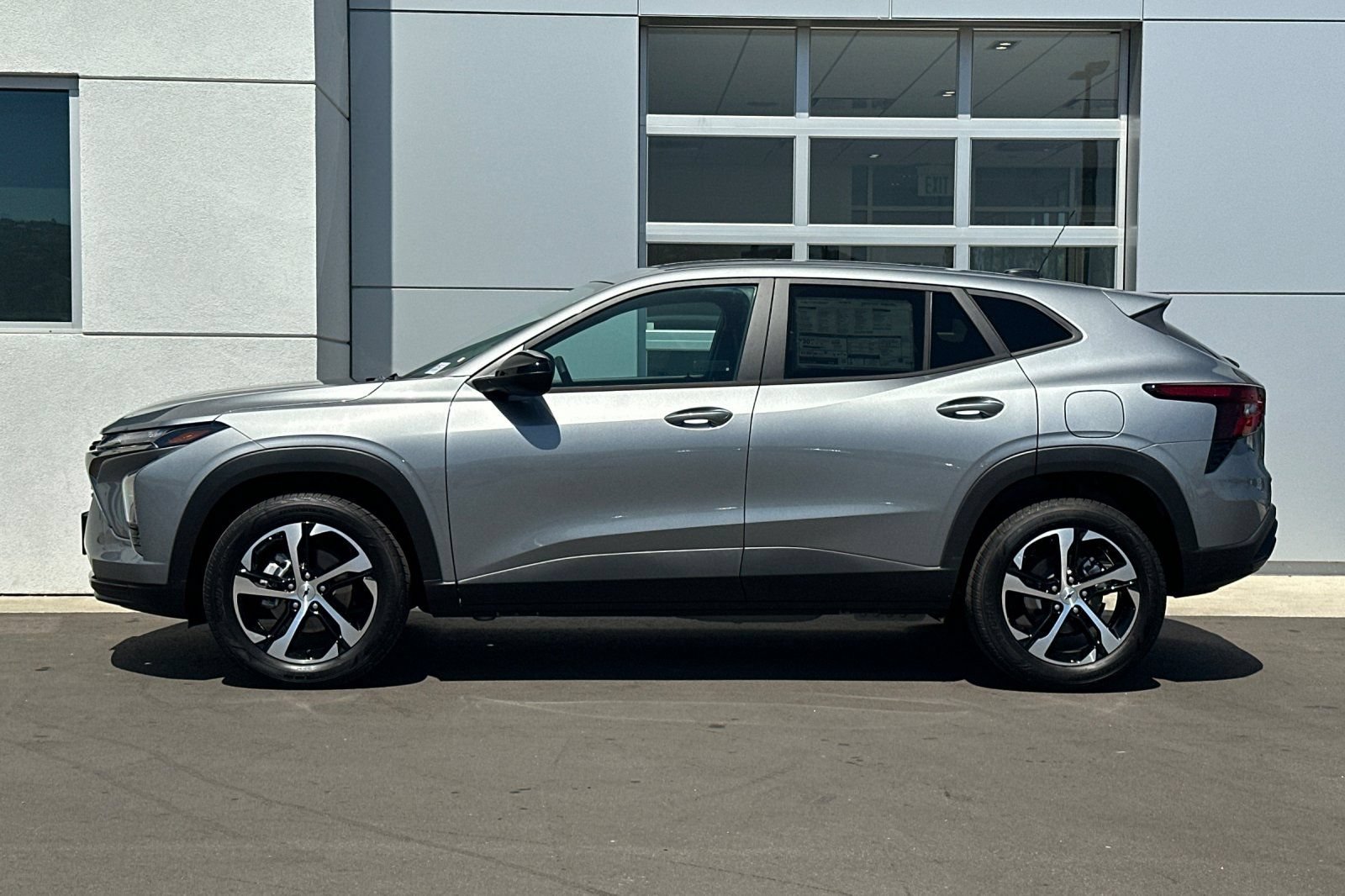 New 2026 Chevrolet Trax RS w/ Sunroof Package FWD image 7