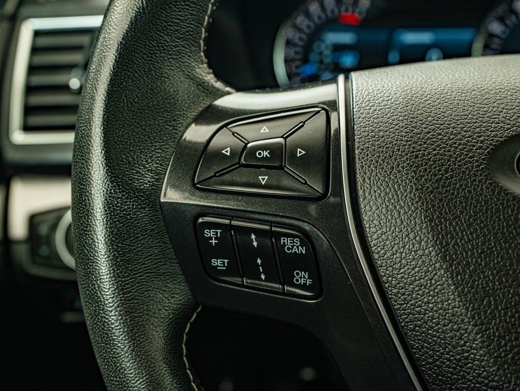 Used 2017 Ford Explorer Platinum image 20