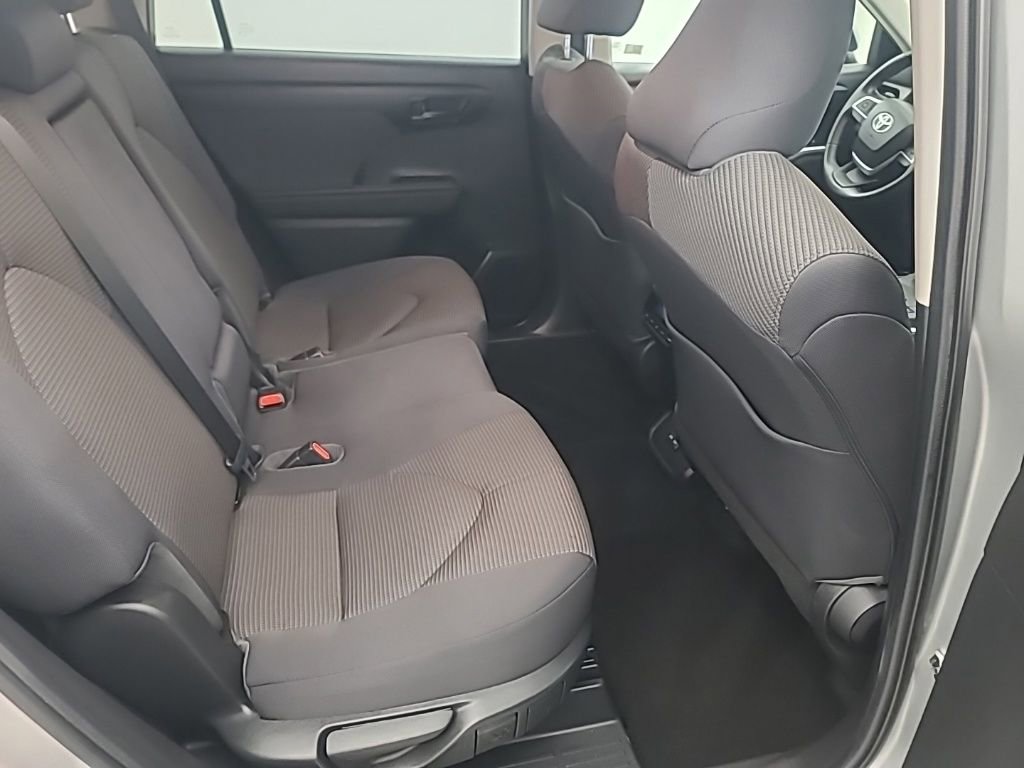 Used 2023 Toyota Highlander LE image 17
