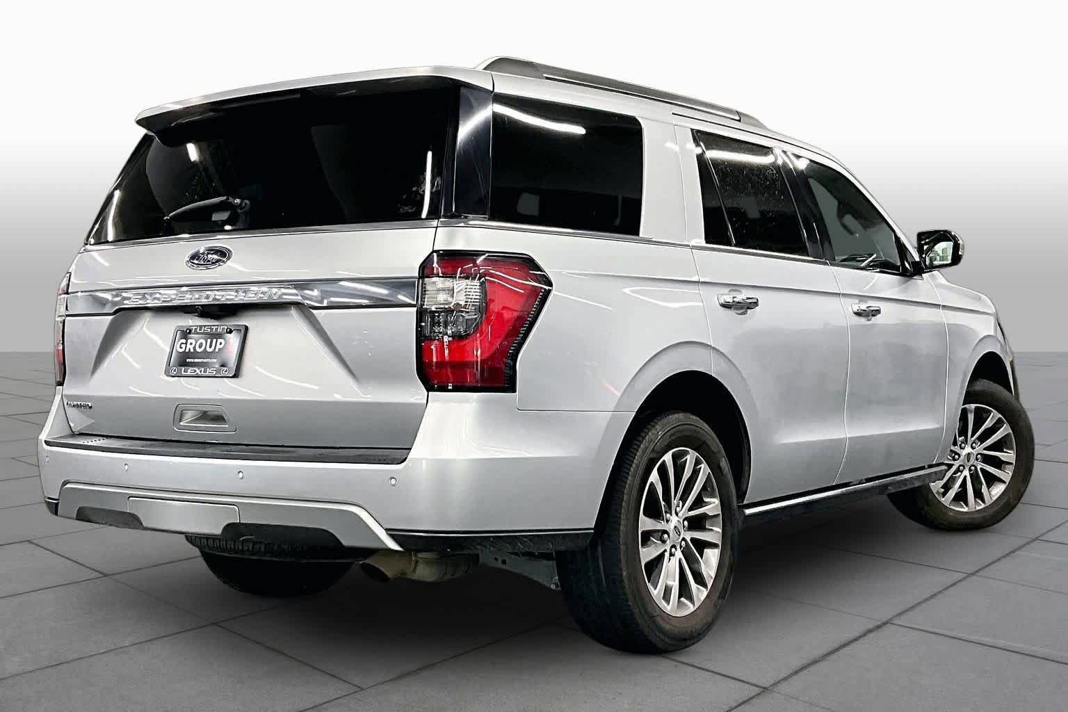 Used 2018 Ford Expedition Limited AWD/4WD image 12