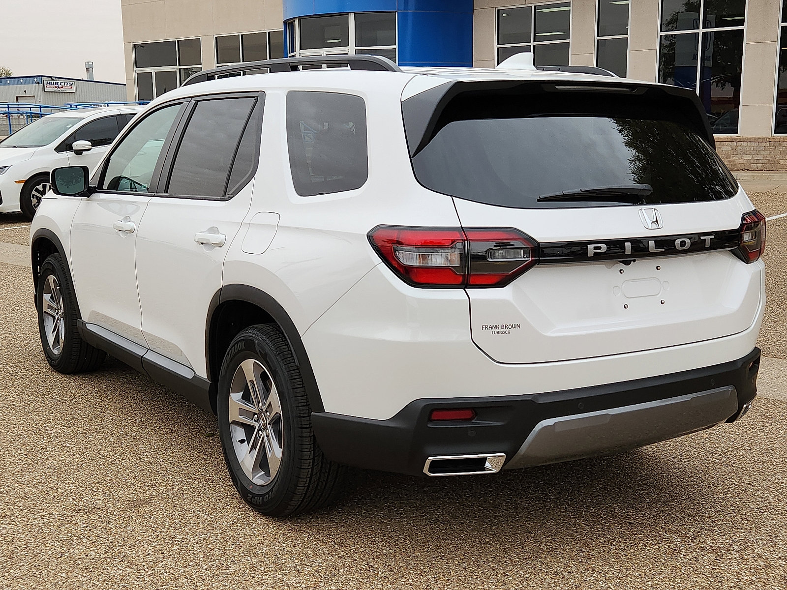 New 2026 Honda Pilot EX-L image 2