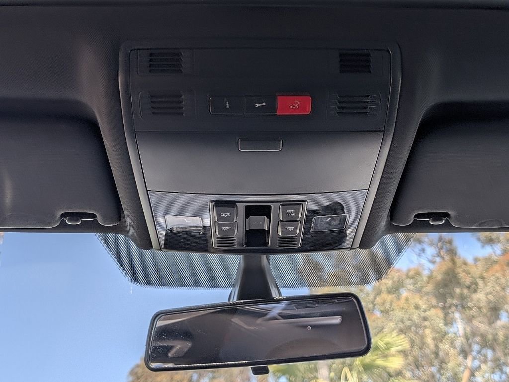 Used 2018 Volkswagen GTI SE FWD image 24
