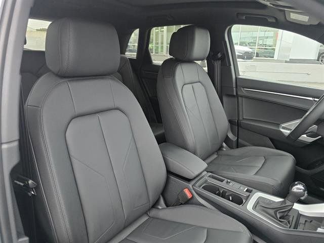 Used 2025 Audi Q3 2.0T Premium w/ Convenience Package image 15