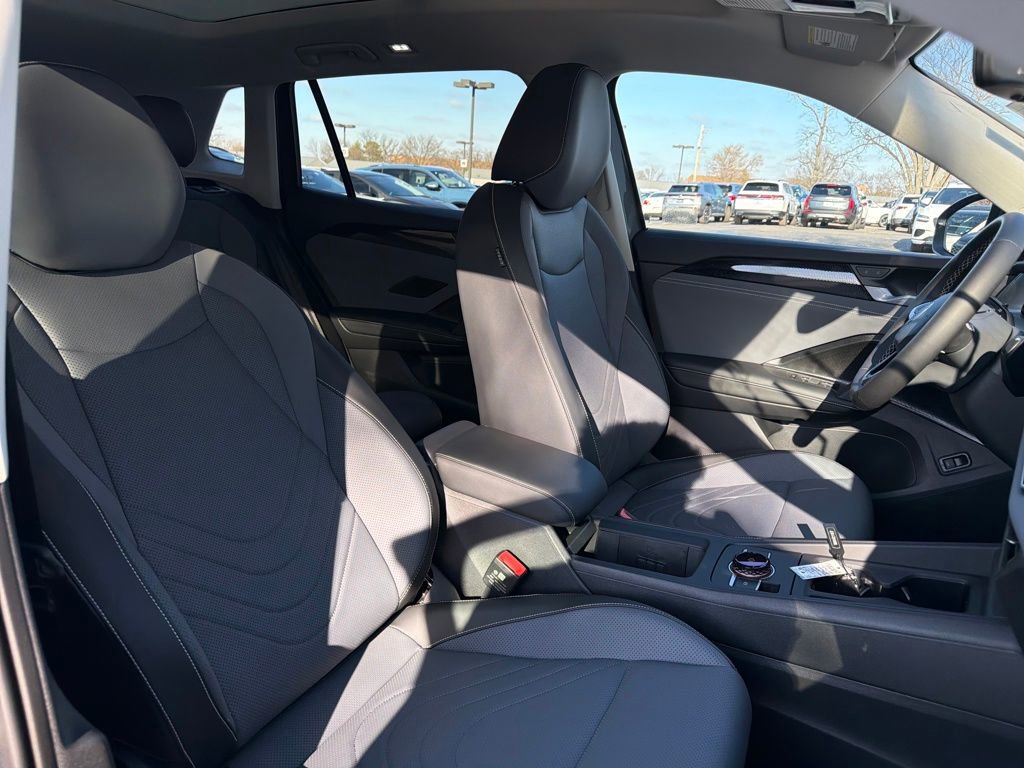 New 2026 Volkswagen Tiguan SE image 32