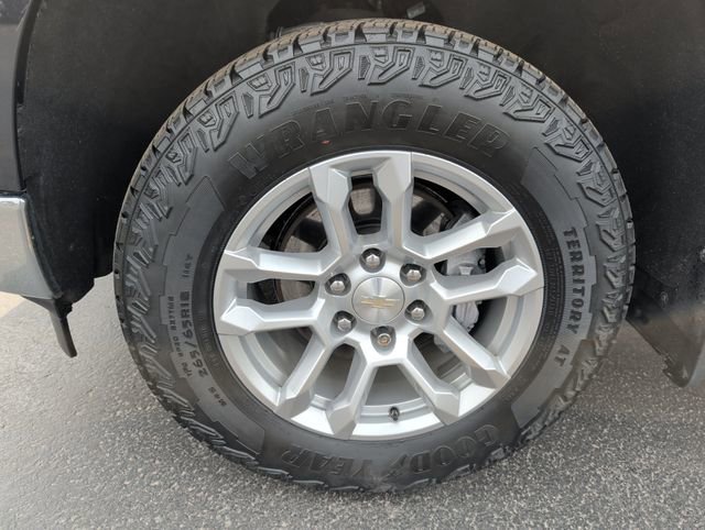 Used 2022 Chevrolet Silverado 1500 LT AWD/4WD image 30