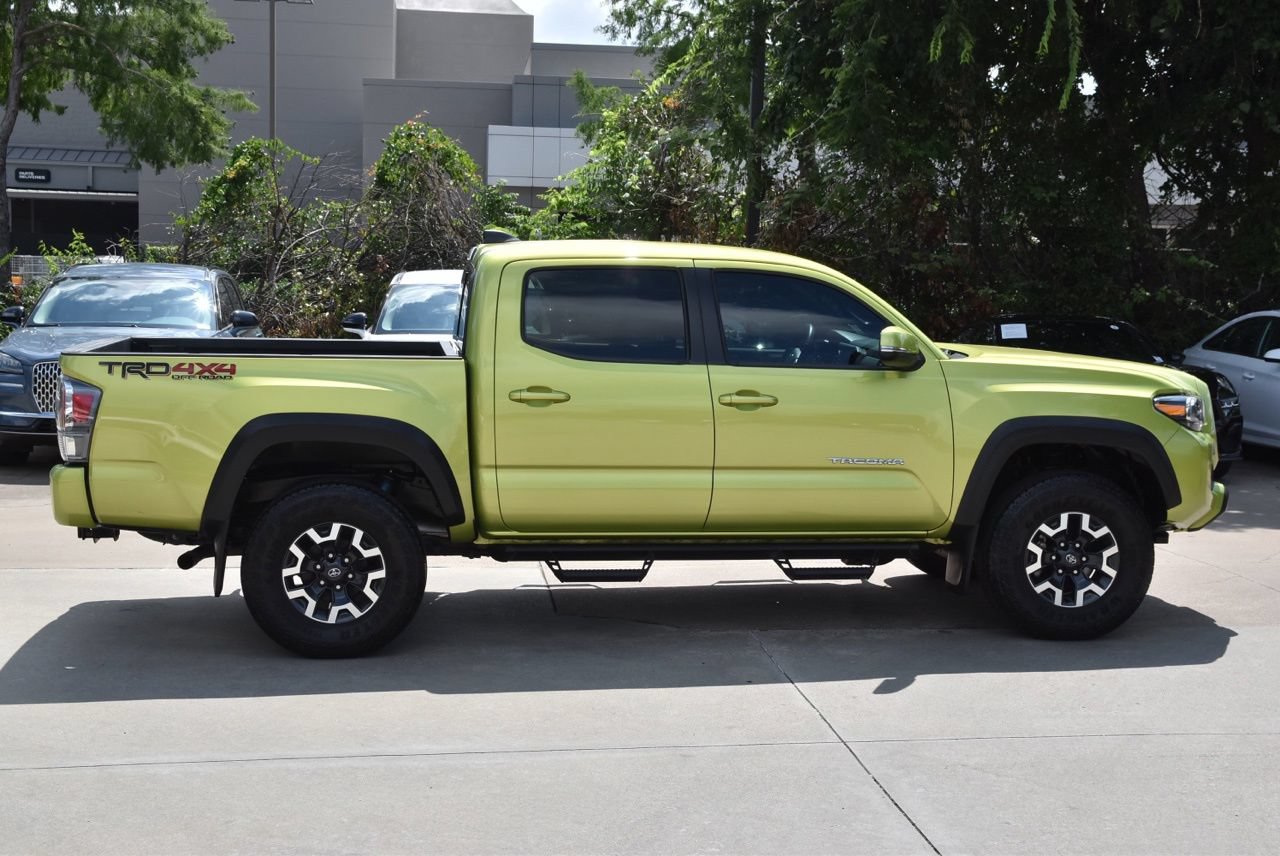 Used 2023 Toyota Tacoma TRD Off-Road w/ Technology Package AWD/4WD image 6