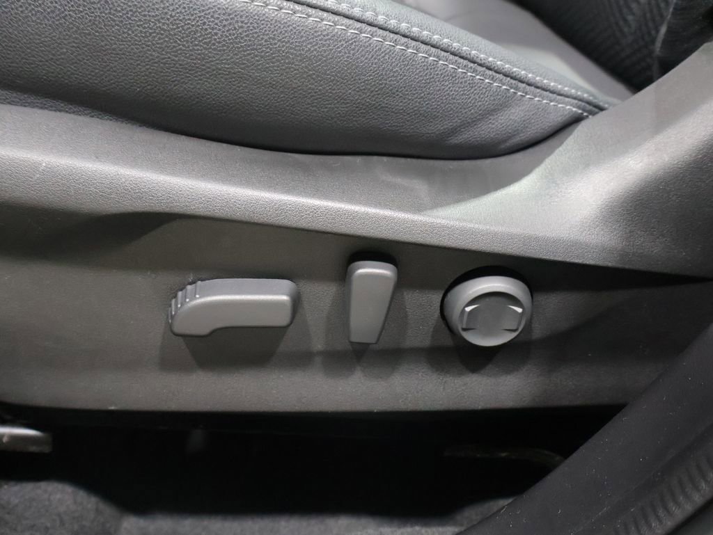 Used 2022 Subaru Forester Premium image 12