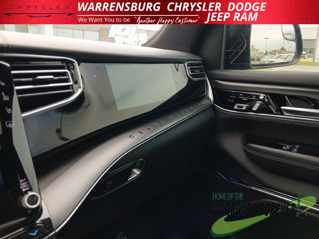 Used 2024 Jeep Grand Wagoneer L Series II w/ Quick Order Packagew 28T AWD/4WD image 29