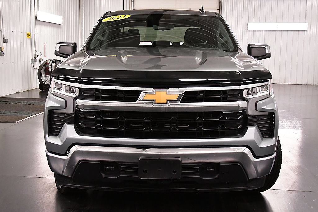 Used 2023 Chevrolet Silverado 1500 LT AWD/4WD image 2